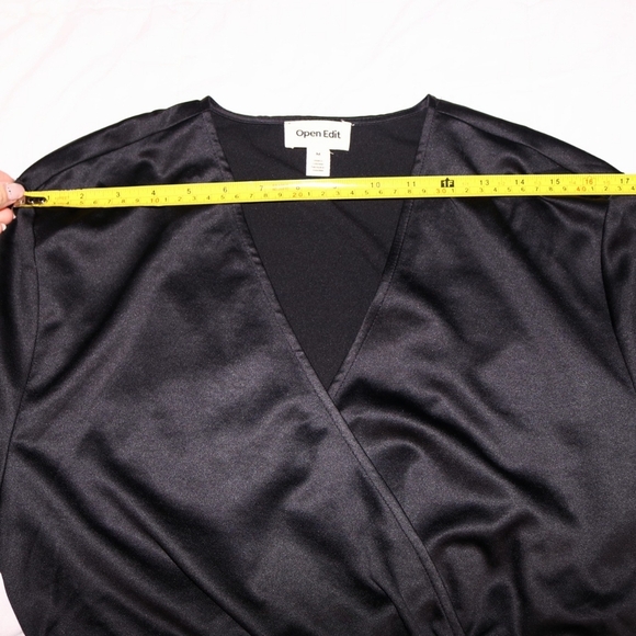 Nordstrom Open Edit Satin Long sleeves crop top tie waistline size medium - Picture 6 of 7